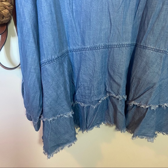 Cloth & Stone | Chambray Ruffled Top D254 - Picture 5 of 13